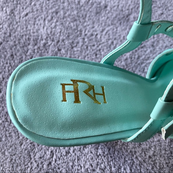 Fahrenheit Jade Studded Pointed Toe Heels size 8.5 - Picture 6 of 9